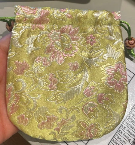 Light green flower gift bag pouch / petit sacs mala
