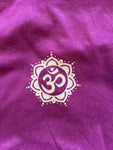 T-shirt de yoga violet coupe slim en coton standard pour femme - OM Mandala