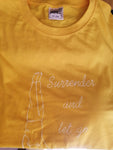 T-shirt de yoga unisexe standard en coton jaune - Surrender and Let Go