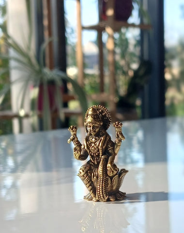 Mini Lakshmi small brass statue 3cm